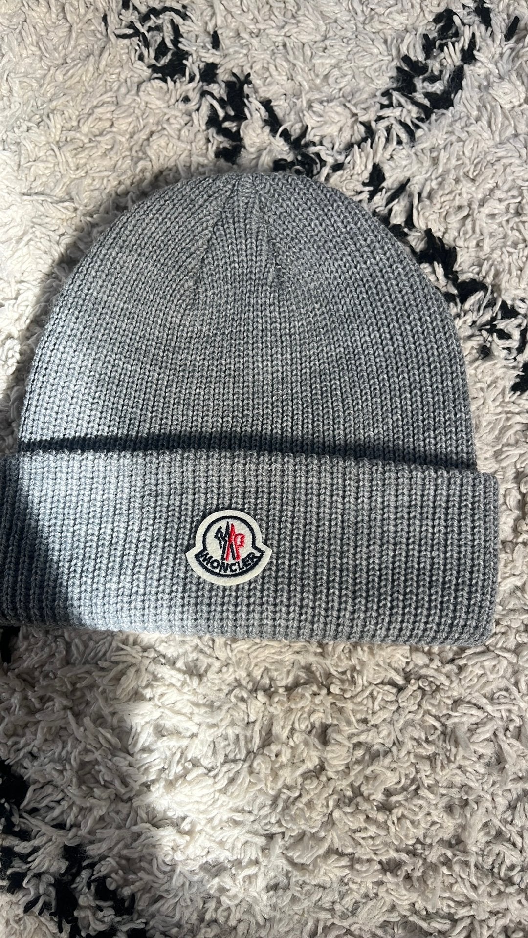 Moncler muts, Ophalen of Verzenden, Zo goed als nieuw, Overige maten, Muts