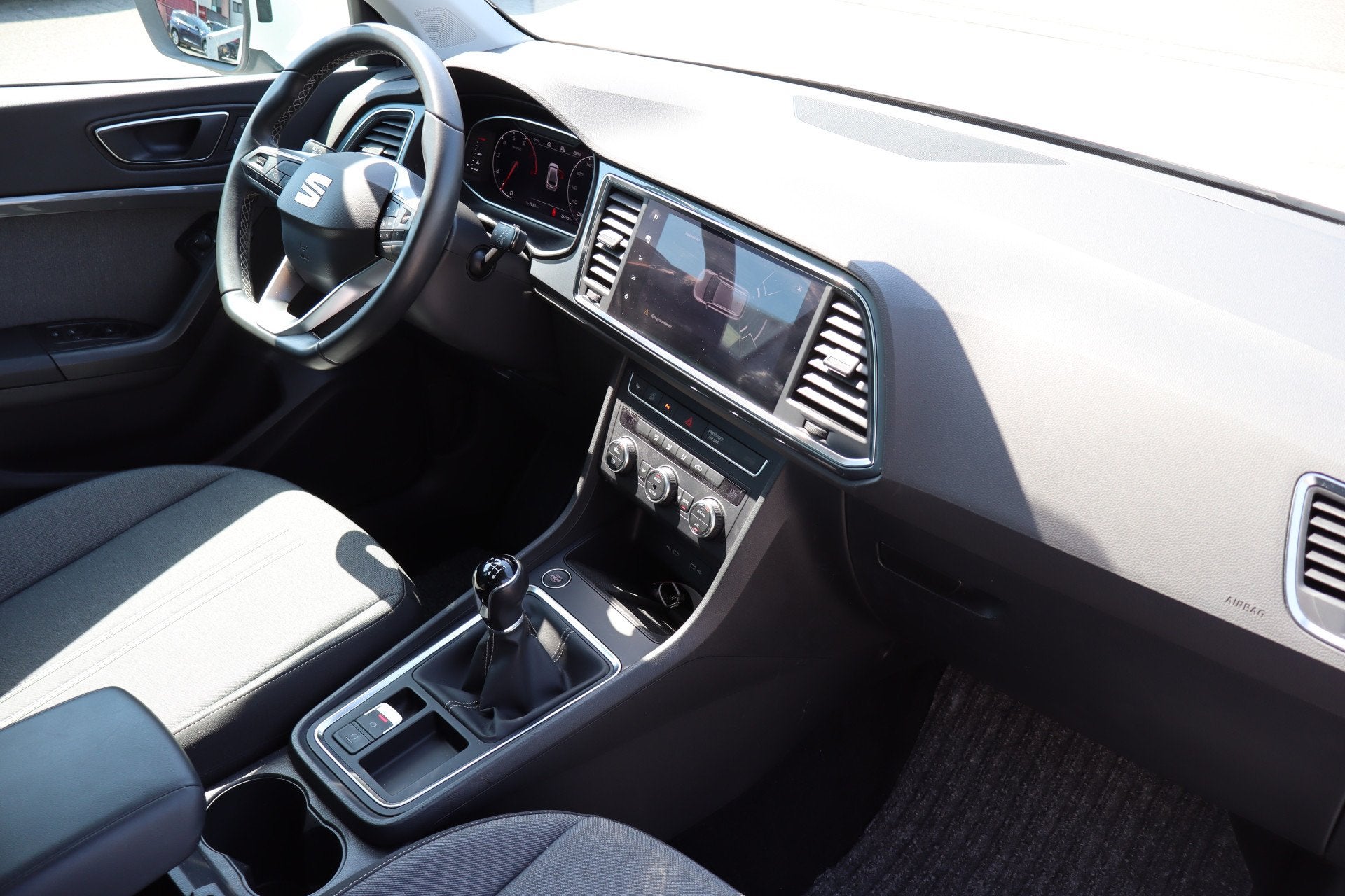 SEAT Ateca 1.5 TSI Style Business Trekhaak/Apple carplay/Par, Auto's, Voorwielaandrijving, 12 maanden, Stof, 4 cilinders