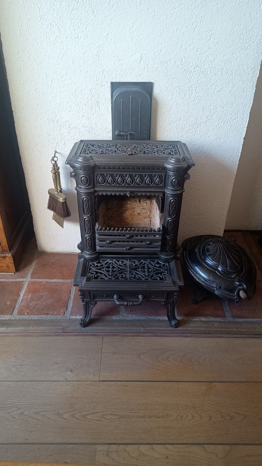 Antieke gietijzeren kachel - Decoratieve houtkachel, Huis en Inrichting, Gebruikt, Overige brandstoffen, Houtkachel, Ophalen of Verzenden
