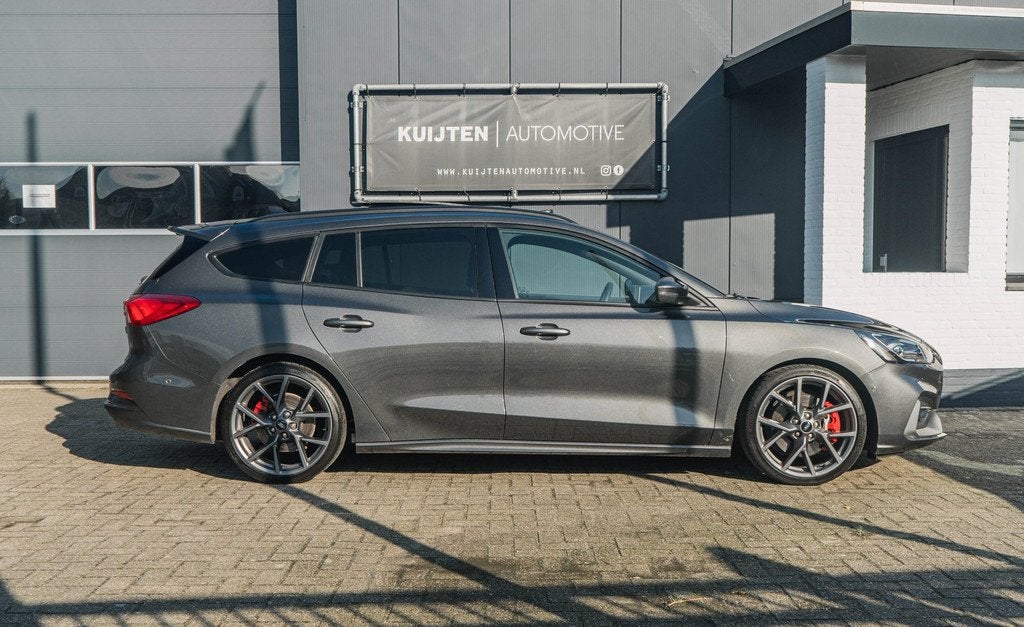 Ford Focus Wagon 2.3 EcoBoost ST-3 / PERFORMANCE / Full opti, Auto's, Ford, Gebruikt, 4 cilinders, 2300 cc, Handgeschakeld