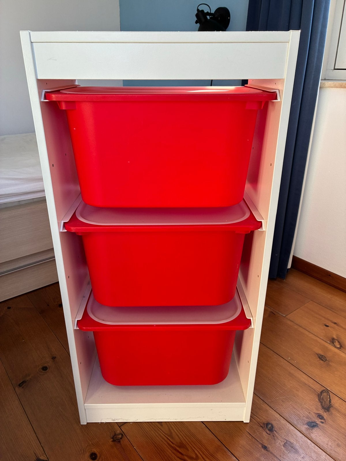 IKEA Trofast opbergkast met 3 rode bakken perfecte staat, Huis en Inrichting, Ophalen, Zo goed als nieuw