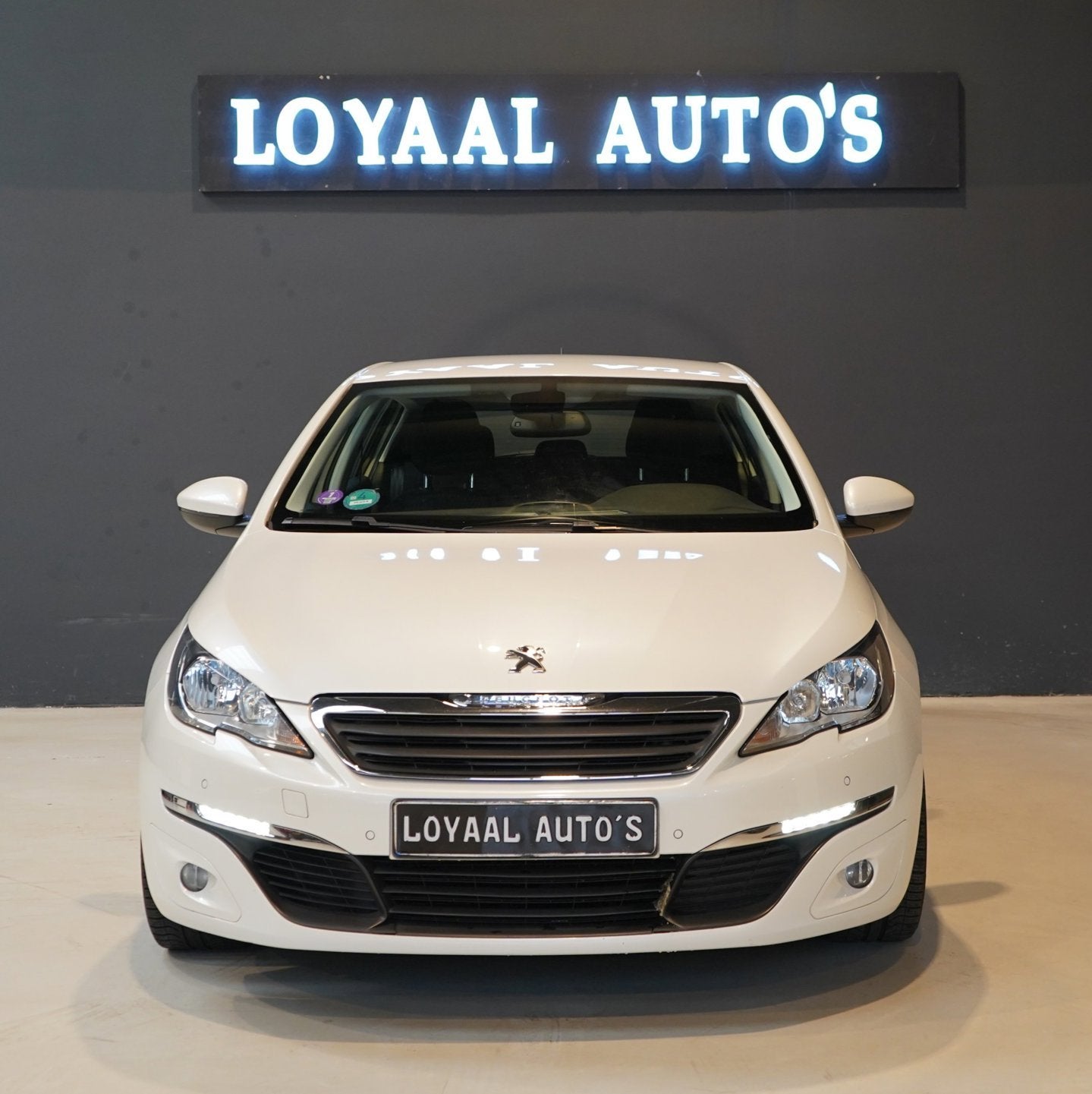 Peugeot 308 1.2 PureTech Allure | CRUISE | PDC | NAVI l AIRC, Voorwielaandrijving, Gebruikt, Euro 6, Bedrijf