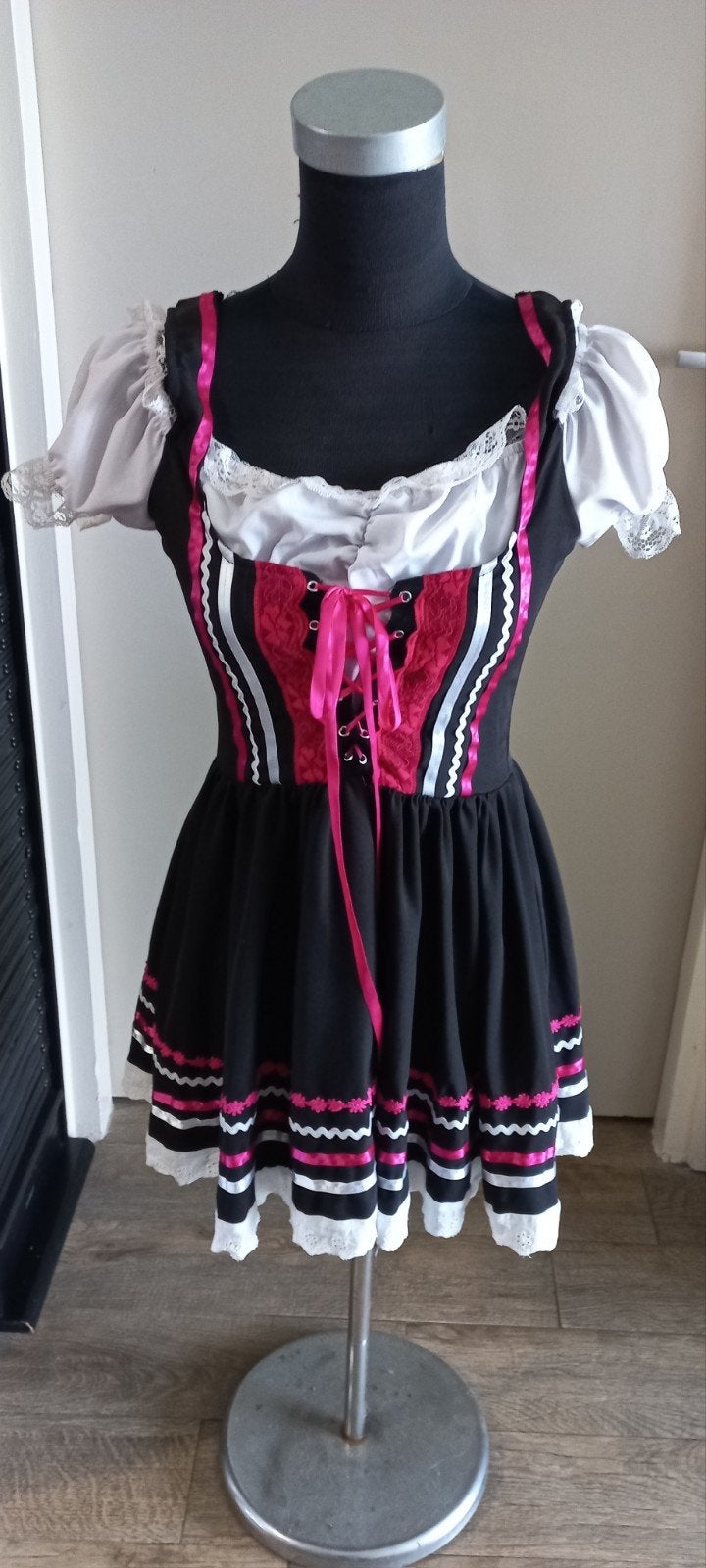 Oktoberfest Dirndl Jurk - Maat M, Kleding | Dames, Carnavalskleding en Feestkleding, Maat 38/40 (M), Ophalen of Verzenden, Kleding