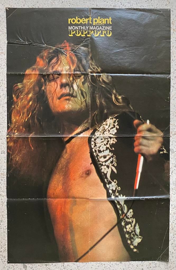 Poster Robert Plant Popfoto 52 x 85 cm, Rechthoekig Staand, Ophalen of Verzenden, Zo goed als nieuw, A1 t/m A3