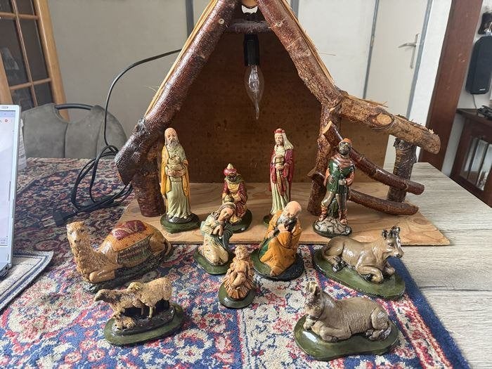 Kerststal met verlichting, afmetingen 57 x 46 x 25 cm., Diversen, Kerst, Ophalen of Verzenden, Zo goed als nieuw