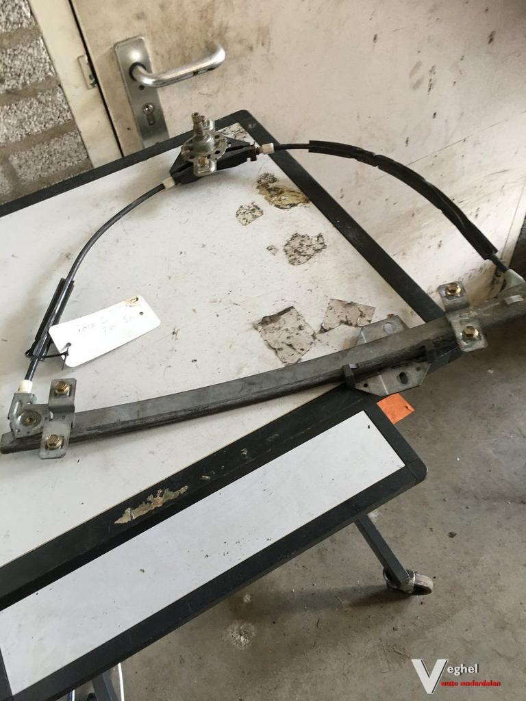 Vw Golf 85 / 86 3 drs Raammechanisme Handbediend, Gebruikt, -, -, Ophalen of Verzenden