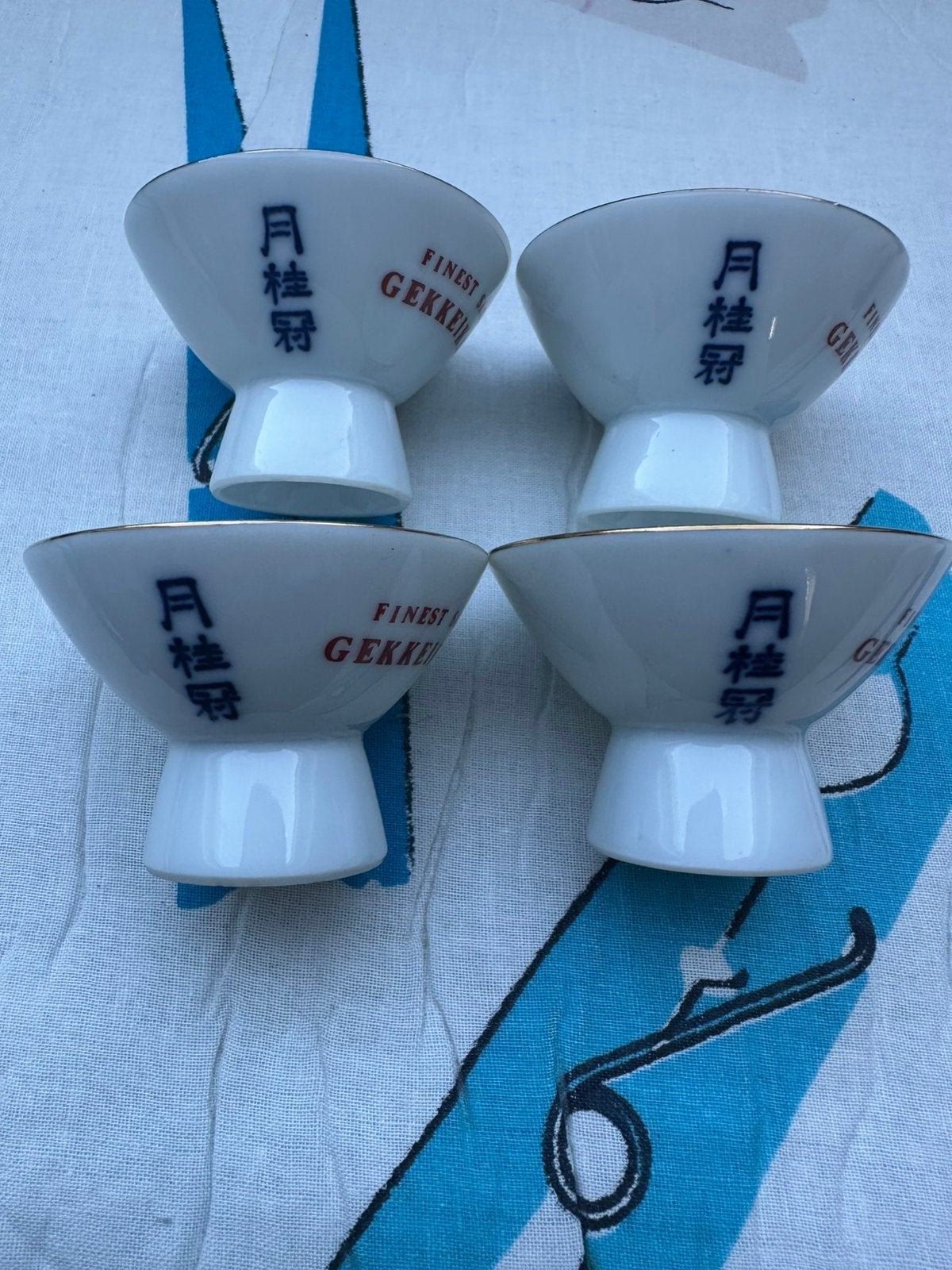 Sake  glaasjes,🇯🇵4 stuks voor €5,, Huis en Inrichting, Keuken | Servies, Ophalen of Verzenden, Overige stijlen, Kop(pen) en/of Schotel(s)