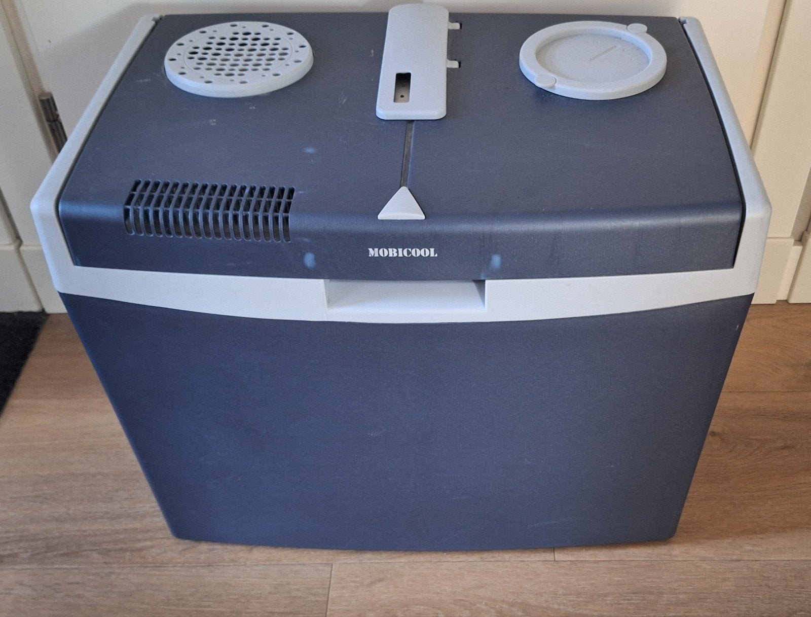 mobicool koelbox 35 liter als nieuw, Caravans en Kamperen, Ophalen of Verzenden, Zo goed als nieuw, Koelbox, Elektrisch