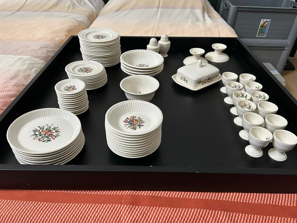Wedgwood Conway Servies - 177-delig uit de jaren '70, Ophalen of Verzenden, Zo goed als nieuw, Wedgwood, Porselein