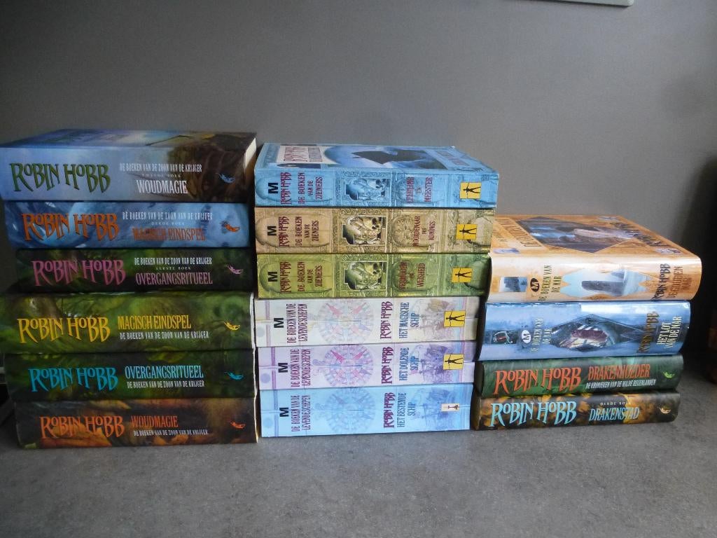 Robin Hobb drakenhoeder regenlanden schepen zieners krijger, Boeken, Ophalen of Verzenden, Gelezen, Raymond E. Feist