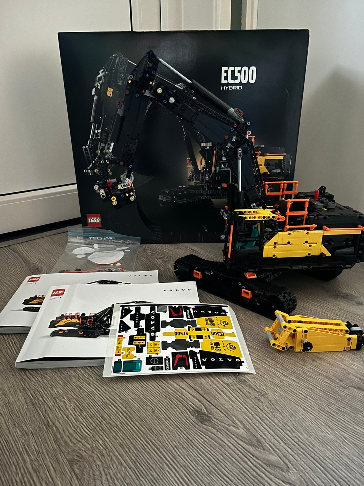 Lego technic Volvo EC500 Hybrid graafmachine (42215), Ophalen of Verzenden, Zo goed als nieuw