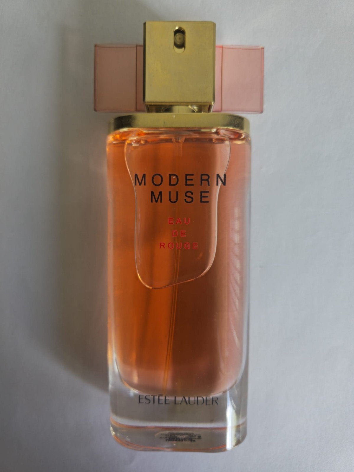 Estee Lauder Modern Muse Eau De Rouge. Discontinued., Sieraden, Tassen en Uiterlijk, Uiterlijk | Parfum, Ophalen of Verzenden