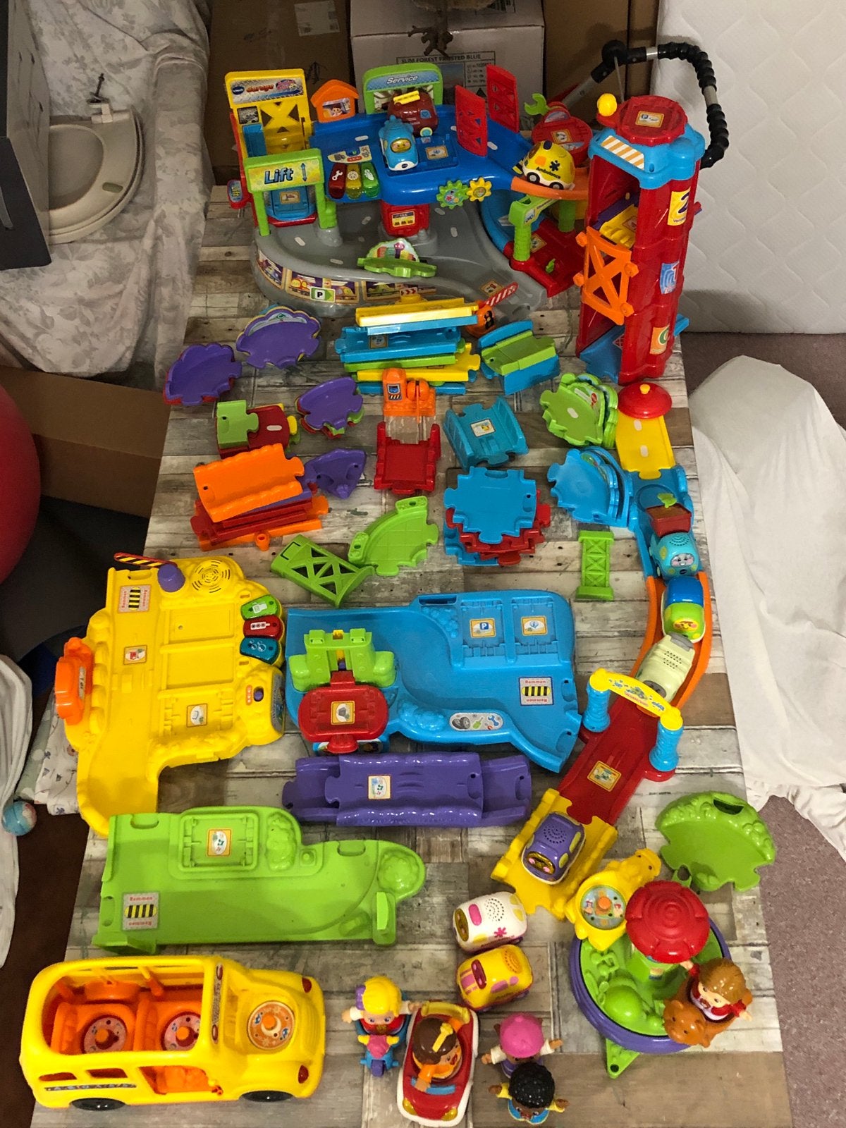 Toet toet auto,s garage en speelhuisje, Kinderen en Baby's, Speelgoed | Vtech, Ophalen, Zo goed als nieuw, 2 tot 4 jaar