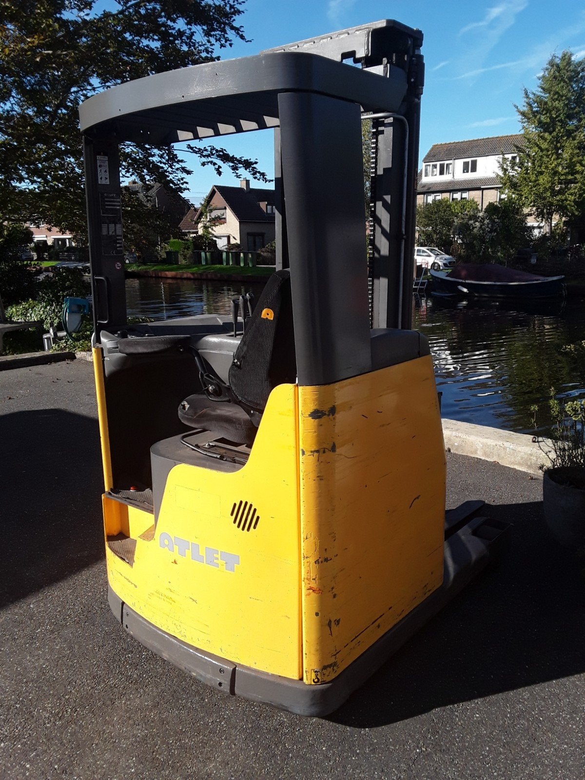 Atlet lift, werktafel ,reachtruck, lift  gaat 5,5 meter hoog, Ophalen