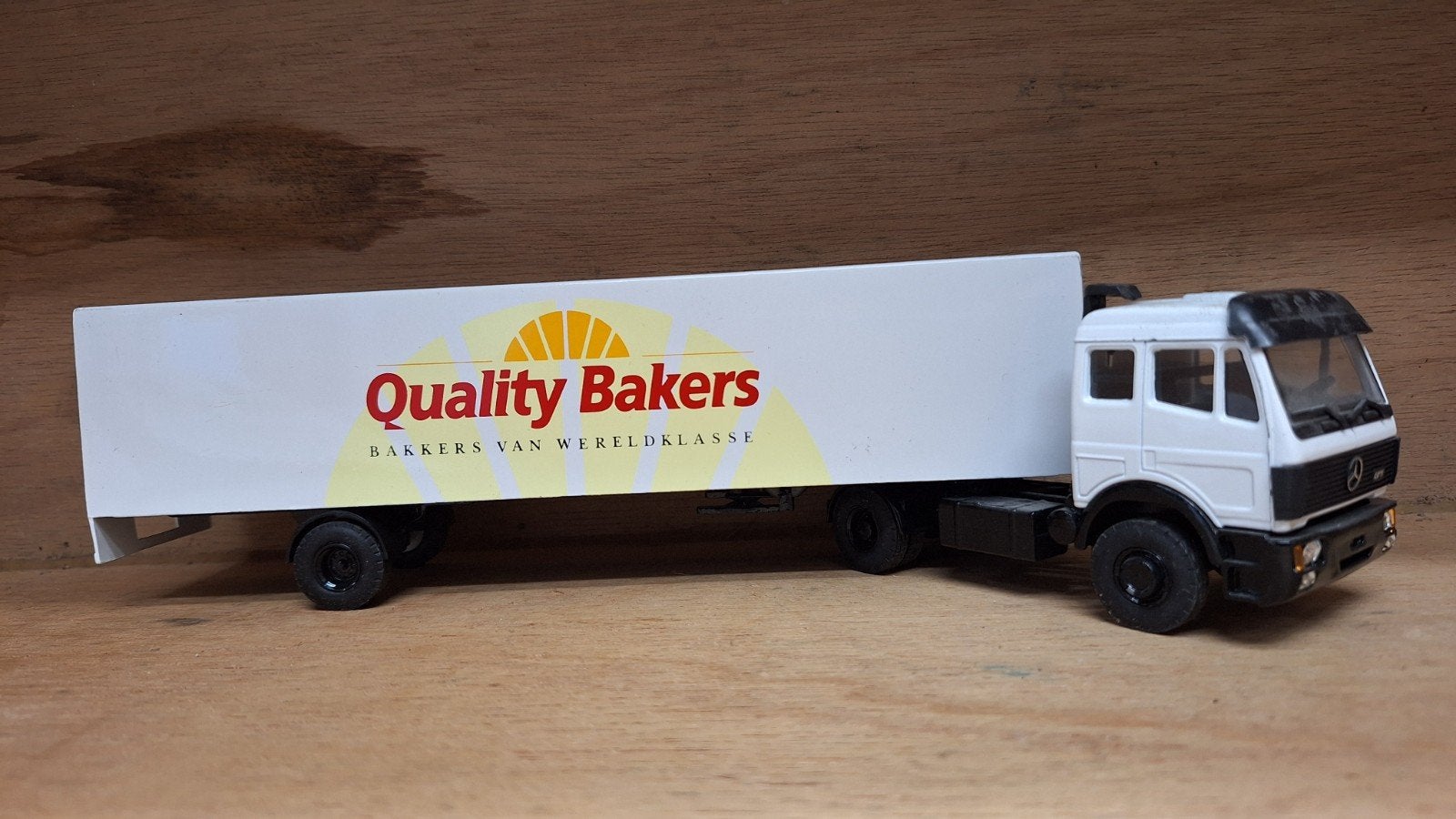 Lion Toys Mercedes-Benz vrachtwagen 1:50 Quality Bakers, Ophalen of Verzenden, Zo goed als nieuw, Bus of Vrachtwagen, Lion Toys