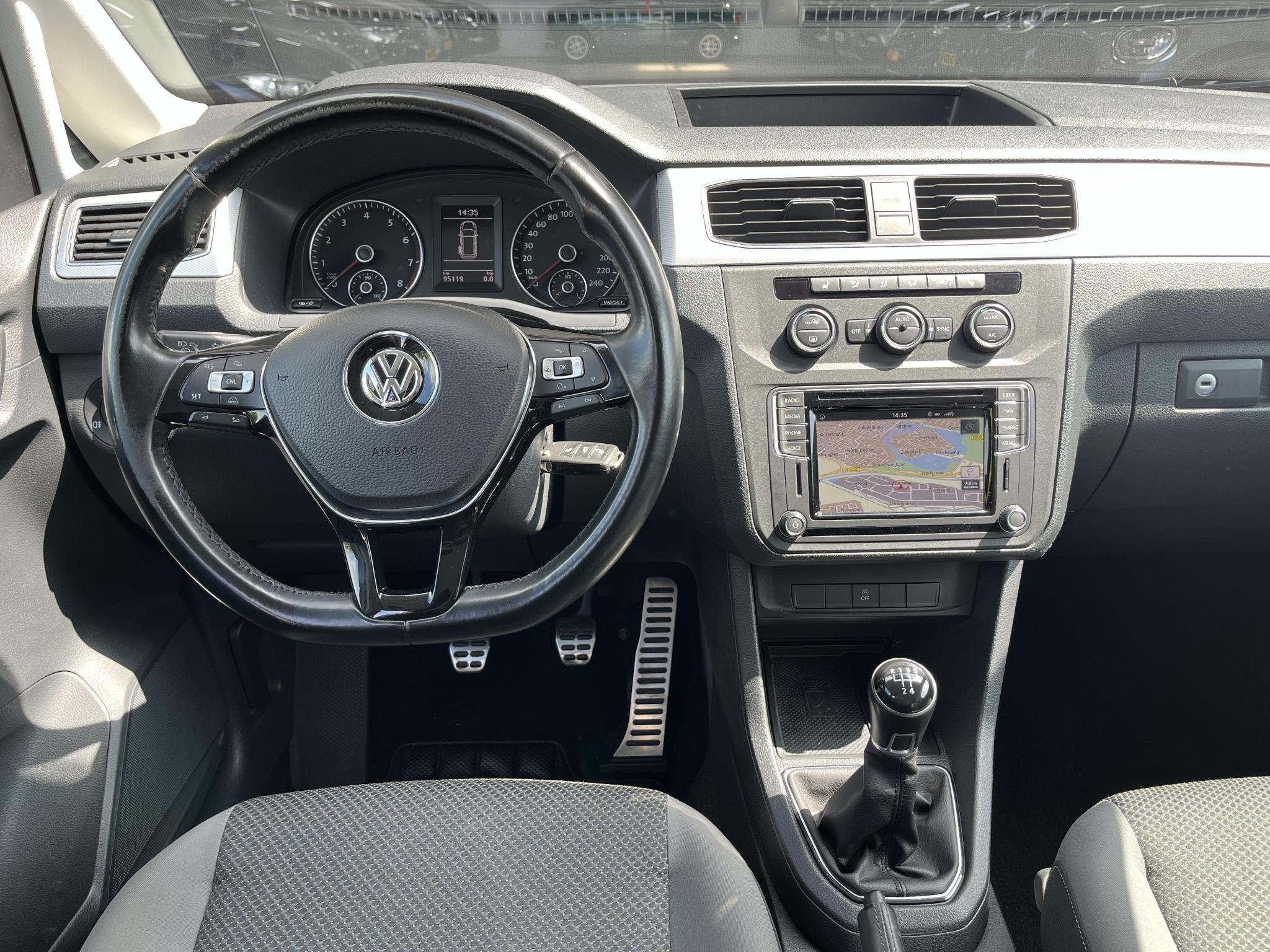 Volkswagen Caddy 1.2 TSI Trendline / Trekhaak / Navigatie /, Voorwielaandrijving, Dealer onderhouden, Gebruikt, 4 cilinders