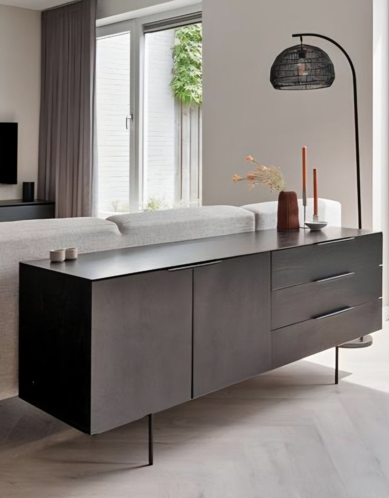 Dressoir Travis zwart van het merk ZUIVER (Z.G.A.N.), Ophalen, Met deur(en), 150 tot 200 cm, Eikenhout