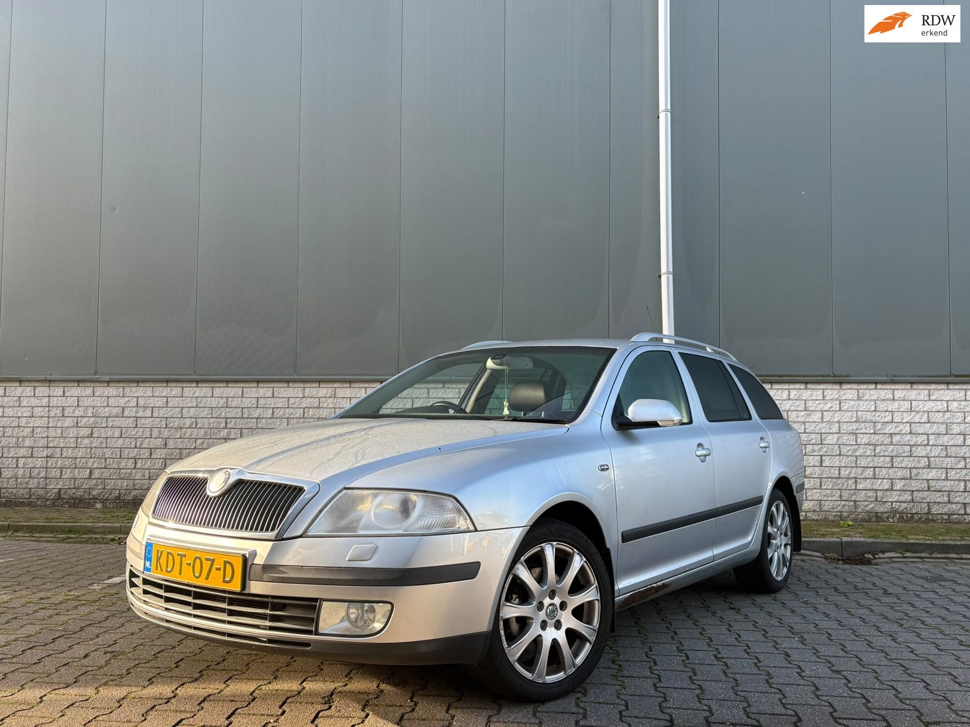 Skoda Octavia Combi 2.0 TDI Laurin&Klement leer-xenon-clima-, Voorwielaandrijving, 1325 kg, Gebruikt, Zwart