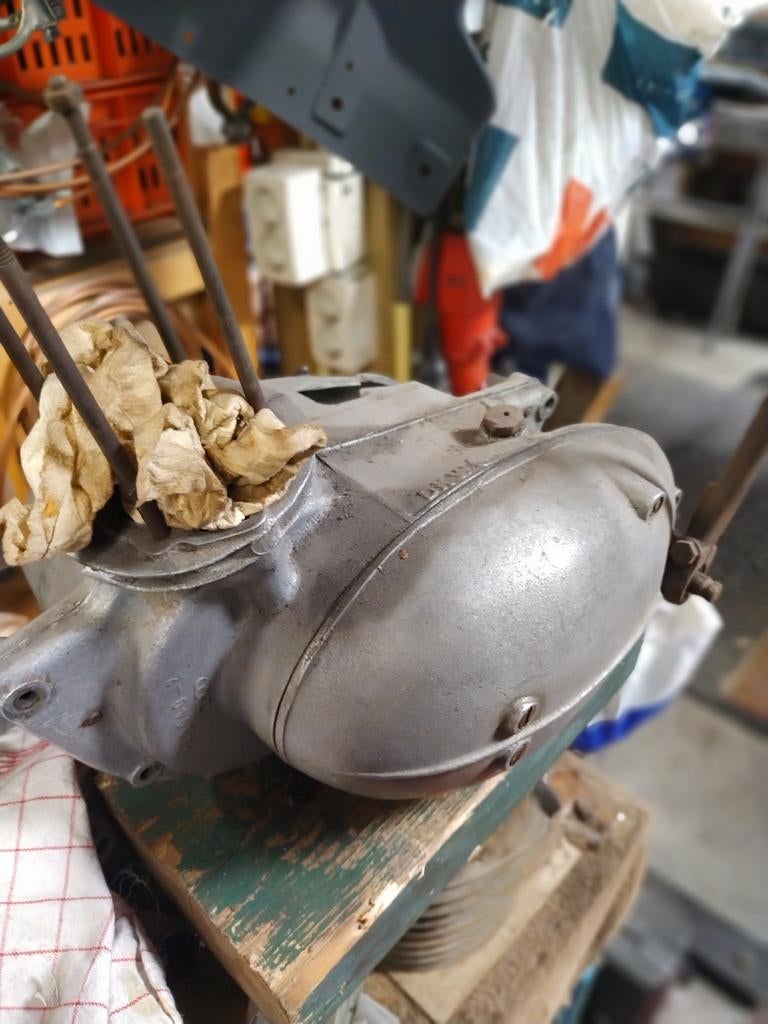 DKW RT 125 motor blok krukas goed, Ophalen