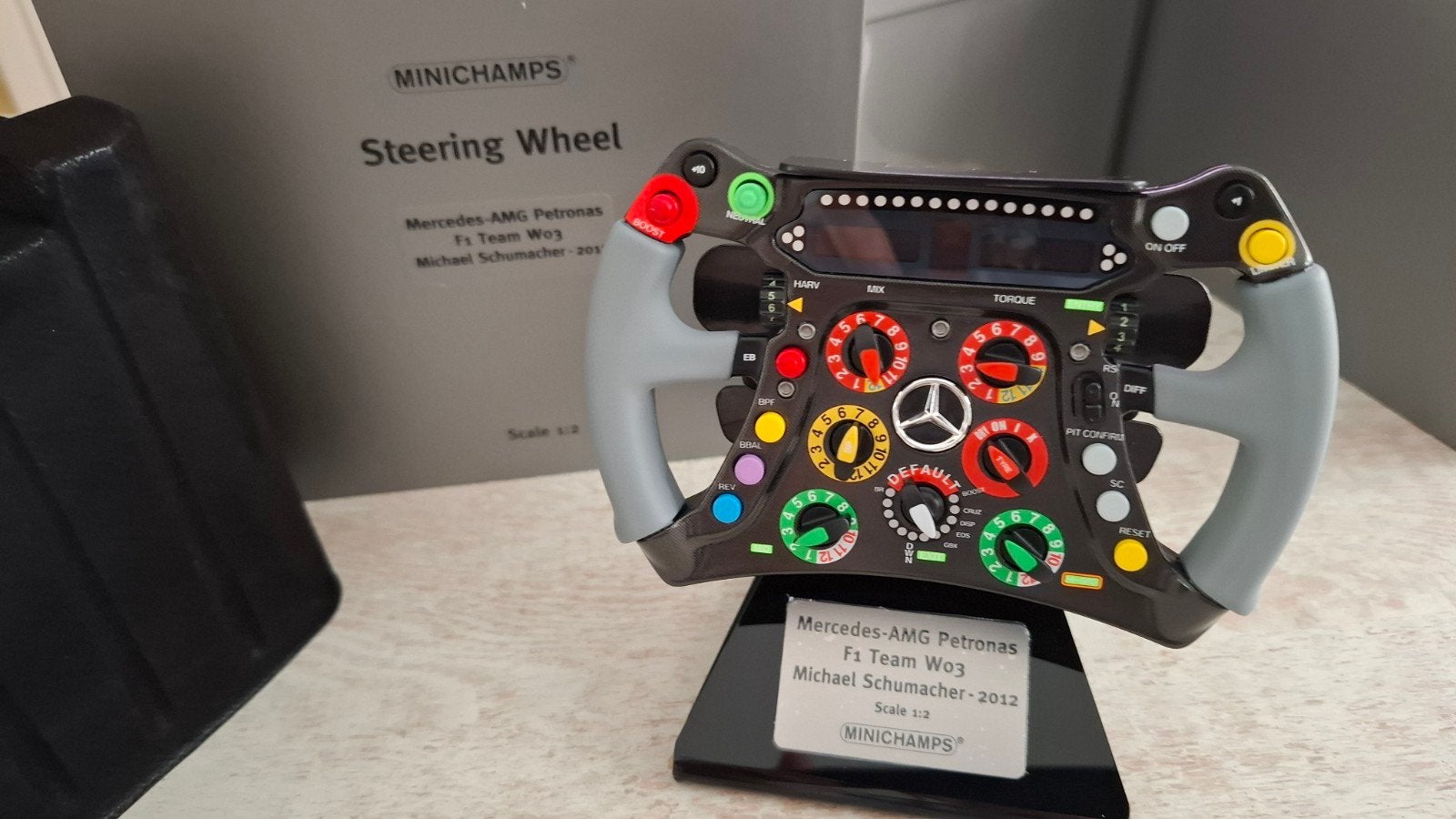 Minichamps Mercedes-AMG F1 W03 Stuur Michael Schumacher 1:2, Verzamelen, Ophalen of Verzenden, Nieuw