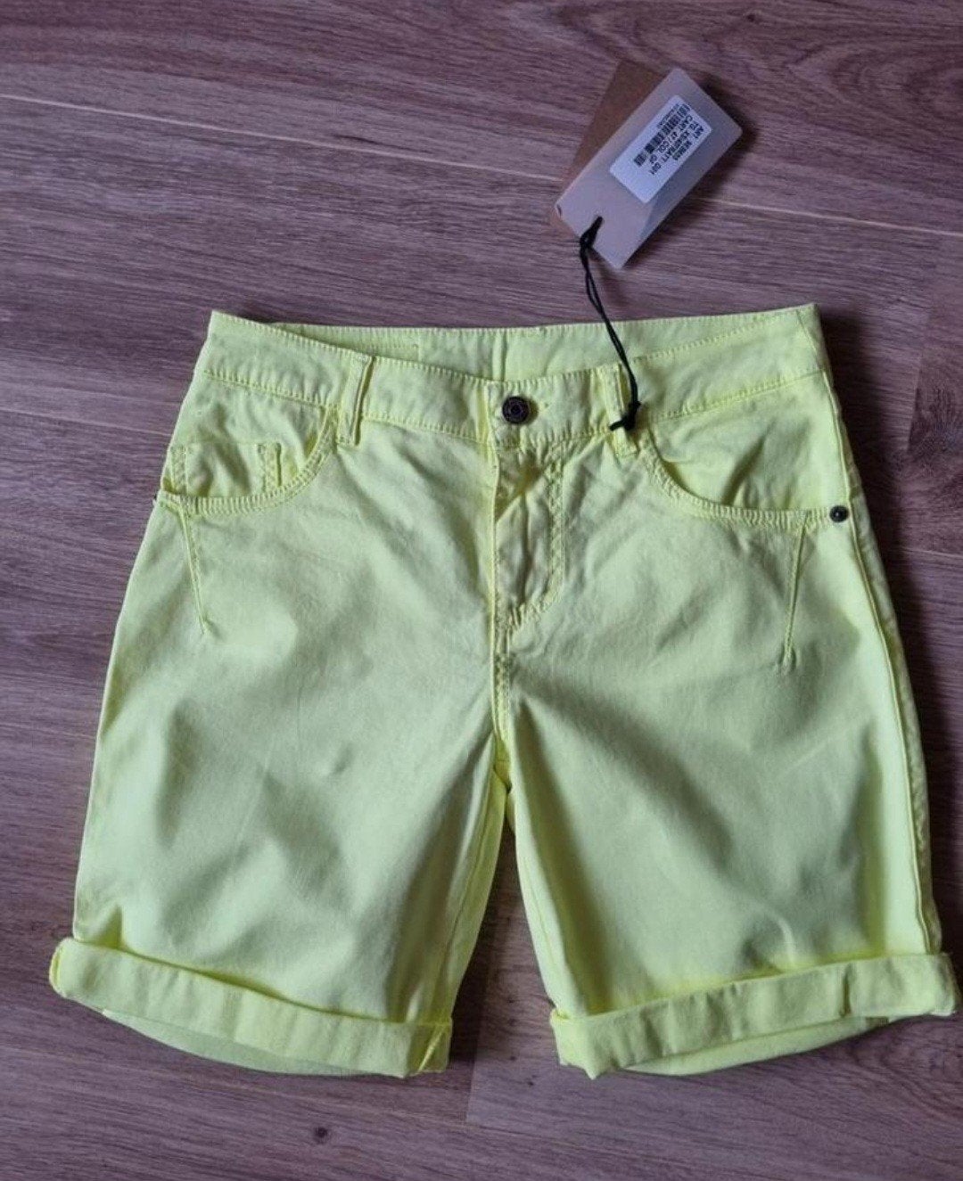 Maryley short maat XS (nieuw), Kleding | Dames, Spijkerbroeken en Jeans, Maryley, Ophalen of Verzenden, Nieuw, W27 (confectie 34) of kleiner