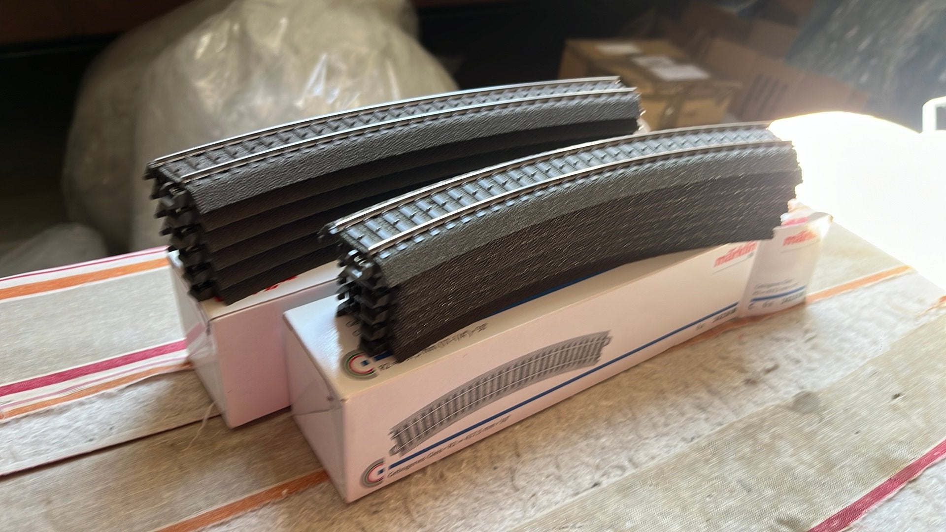 Te koop 12 grote gebogen rails van marklin C 24230, Wisselstroom, Rails, Ophalen of Verzenden, Zo goed als nieuw