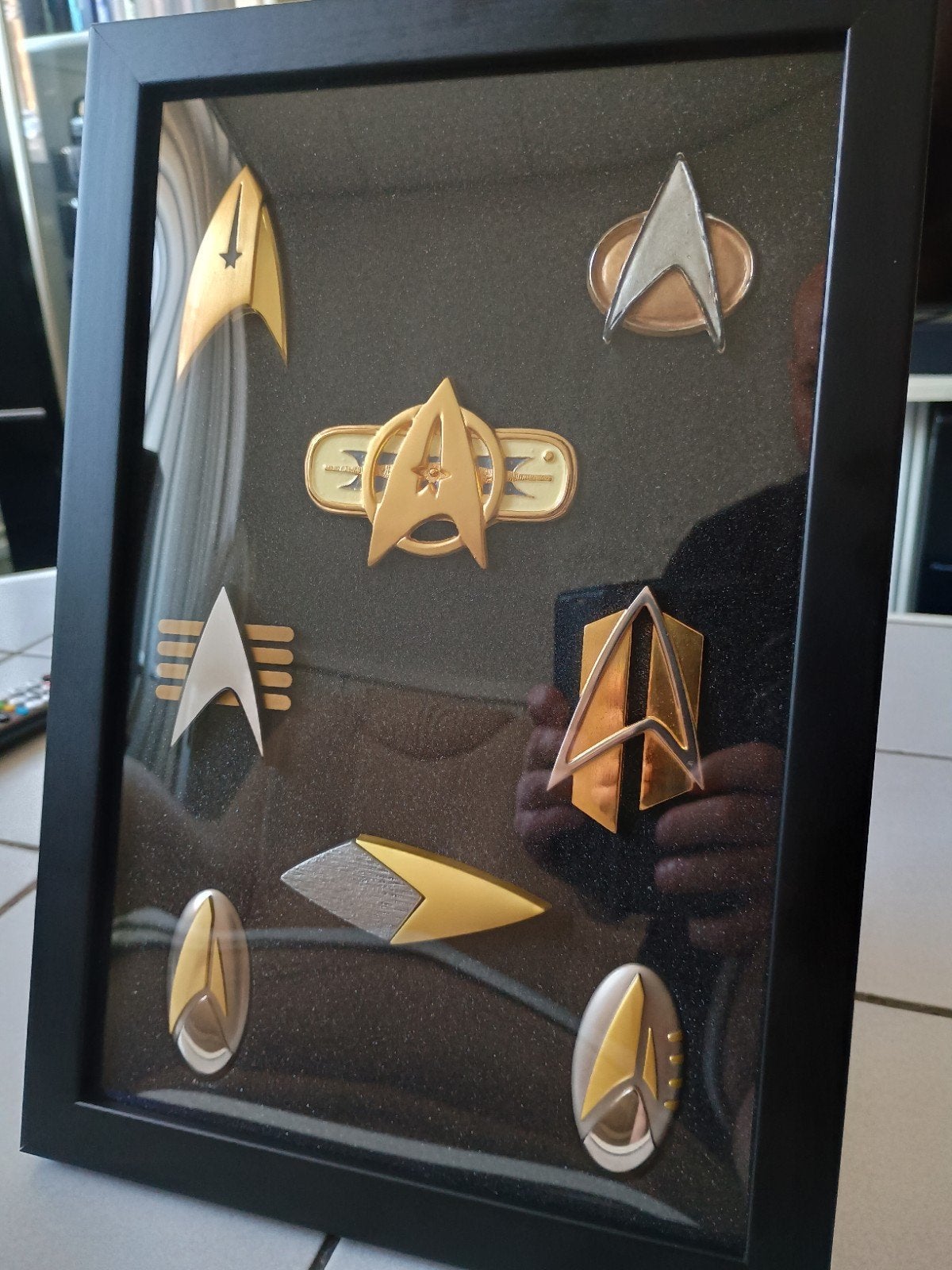 Star Trek Delta combadge/insignia's display set, Verzenden, Nieuw, Tv, Overige typen