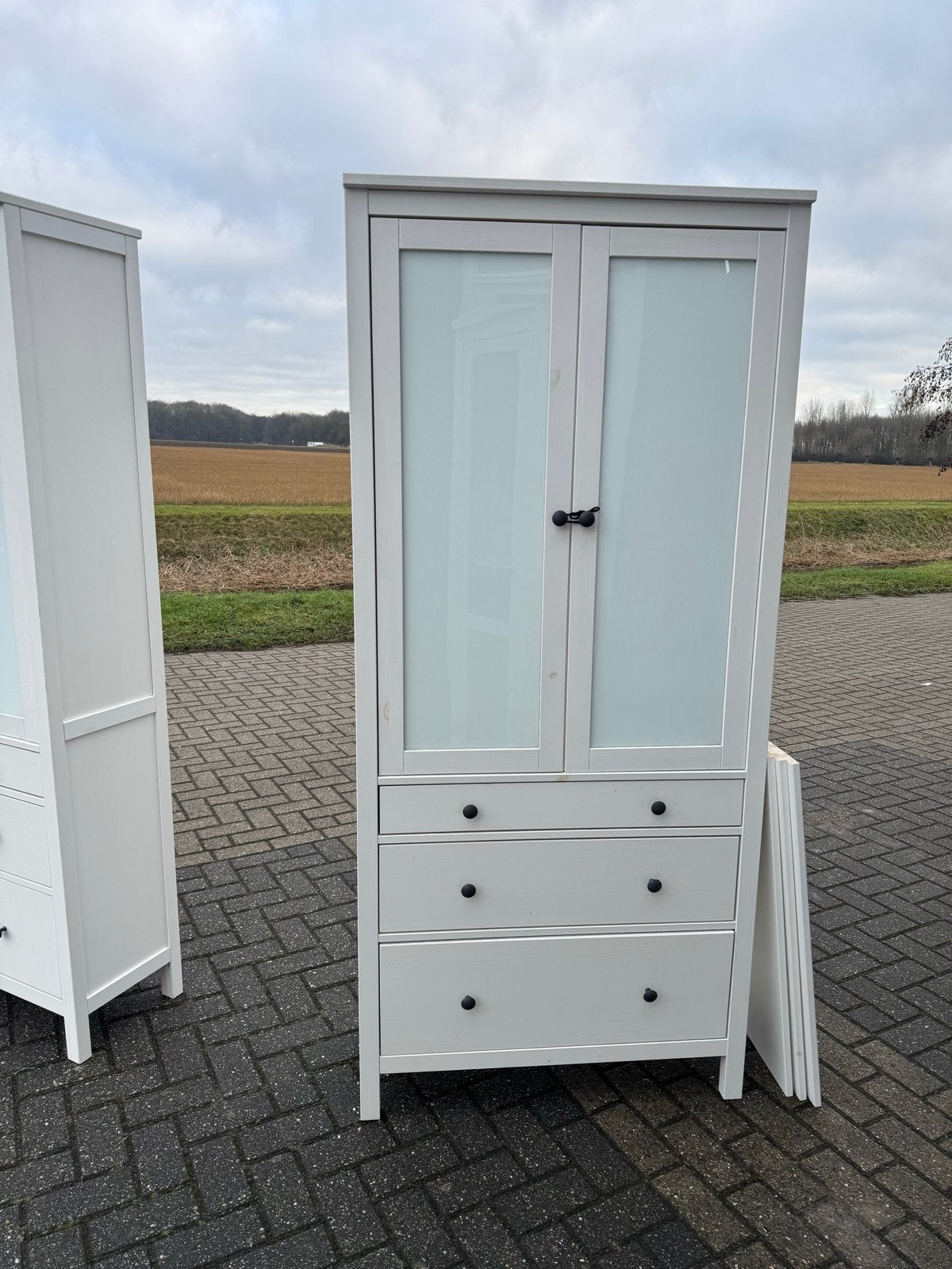 Witte IKEA kast met 3 laden en melkglazen deuren, Ophalen, Gebruikt, 50 tot 100 cm, Glas