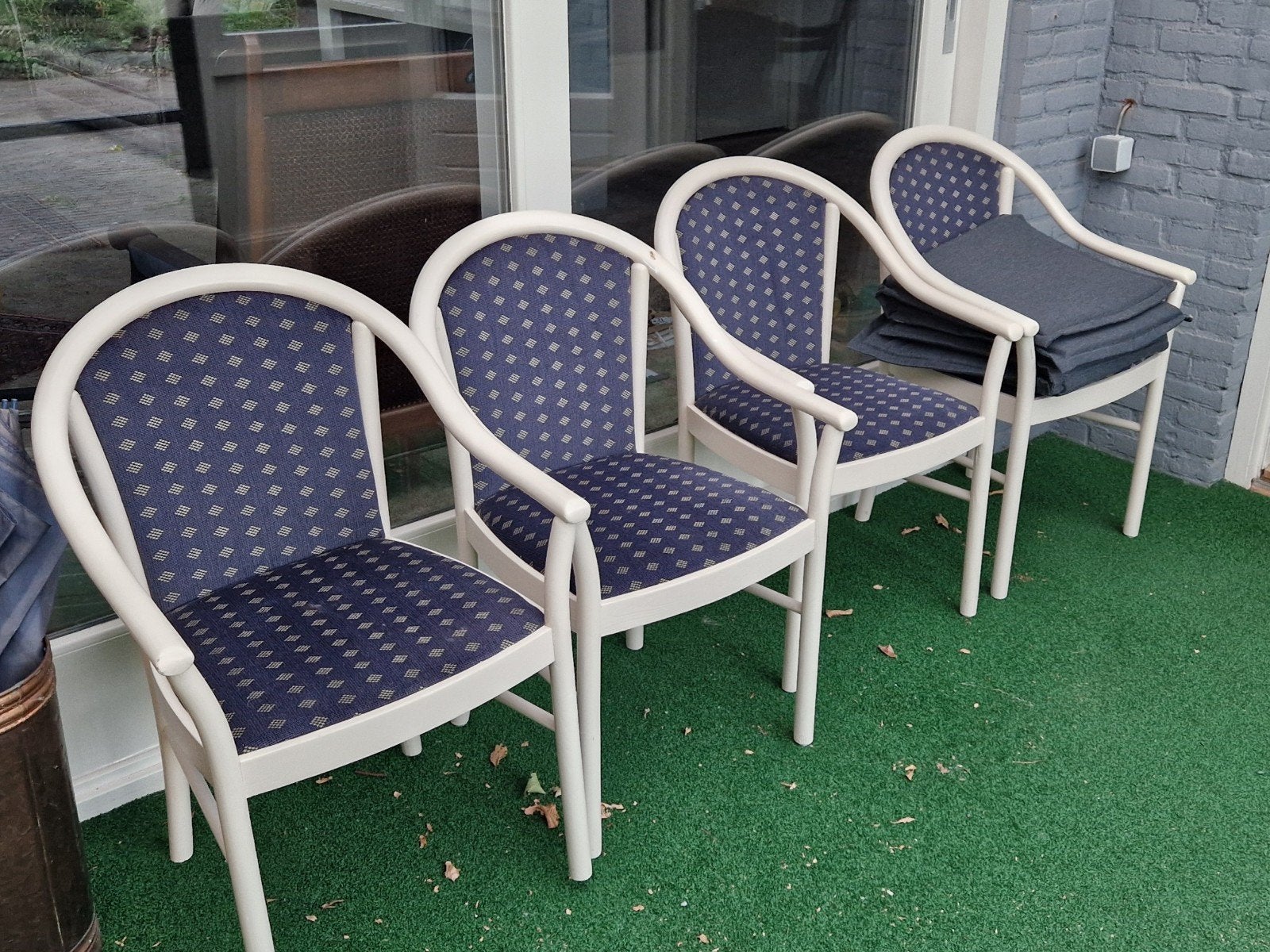 4 stoelen met blauwe bekleding gratis af te halen, Ophalen, Gebruikt, Blauw, Vier