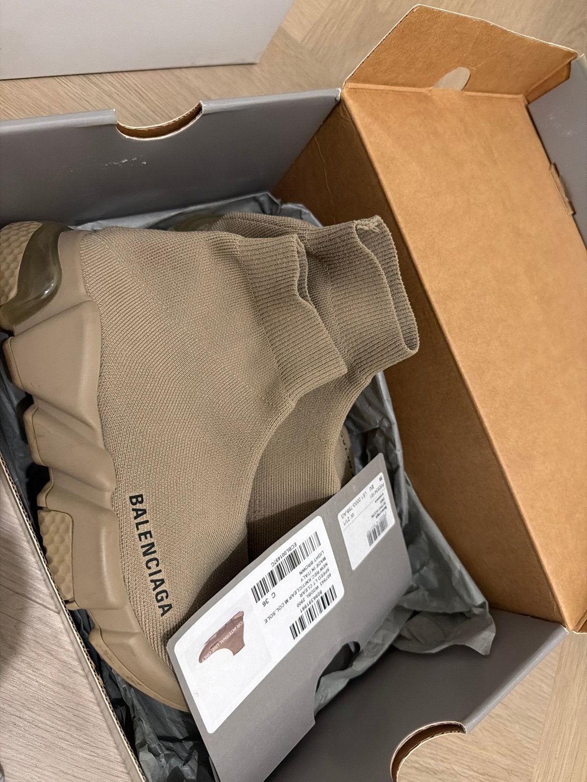 Balenciaga Speed Sneaker - Zo goed als nieuw - Maat 36, Kleding | Dames, Schoenen, Ophalen of Verzenden, Zo goed als nieuw, Beige