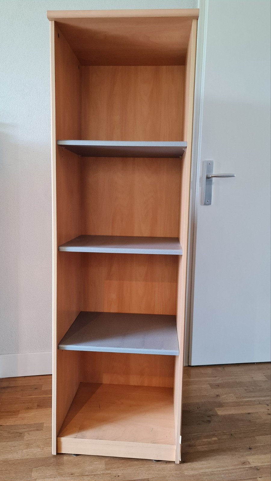 Boekenkast, beukenhoutmotief en zilvergrijze accenten, Ophalen, Met plank(en), Minder dan 50 cm, Gebruikt