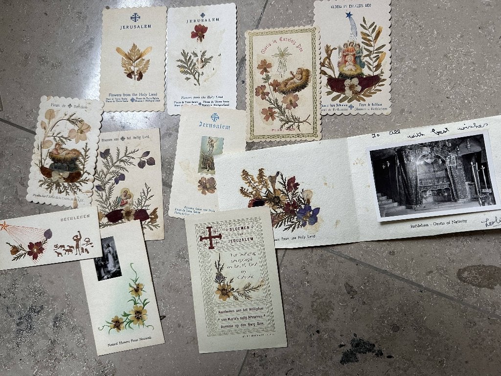 Devotieprentjes - Heilige land met gedroogde bloemen, Ophalen of Verzenden, Kaart of Prent, Christendom | Katholiek