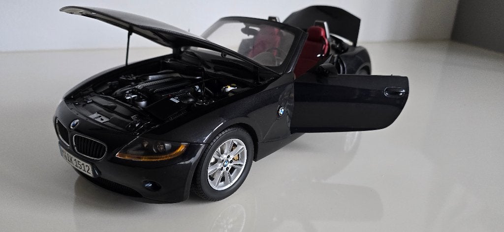 Kyosho BMW Z4 E85 Roadster 1:12 Dealermodel - Zeldzaam!, Hobby en Vrije tijd, Modelauto's | 1:5 tot 1:12, Ophalen of Verzenden