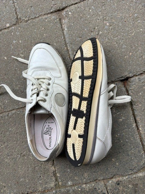 Dames schoenen Waldlaufer Wit gedragen maat 5,5 – 38,5, Ophalen of Verzenden, Gedragen, Wit, Sneakers of Gympen