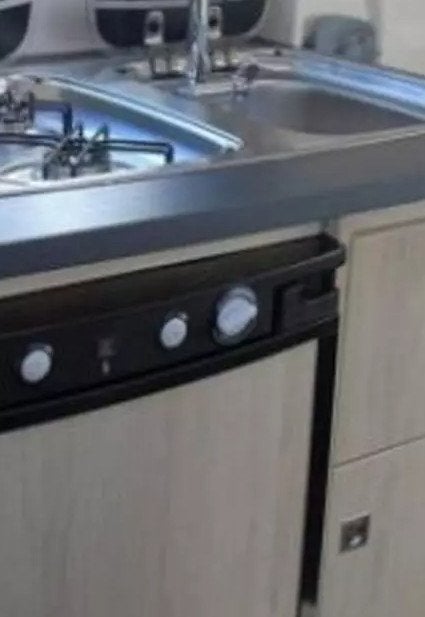 Trigano koelkast Trigano VDL Koelkastsluiting Rechts, Buurserstraat 15 A, 7481 EG,Haaksbergen, Ophalen of Verzenden, Info@123CamperOnderdelen.nl