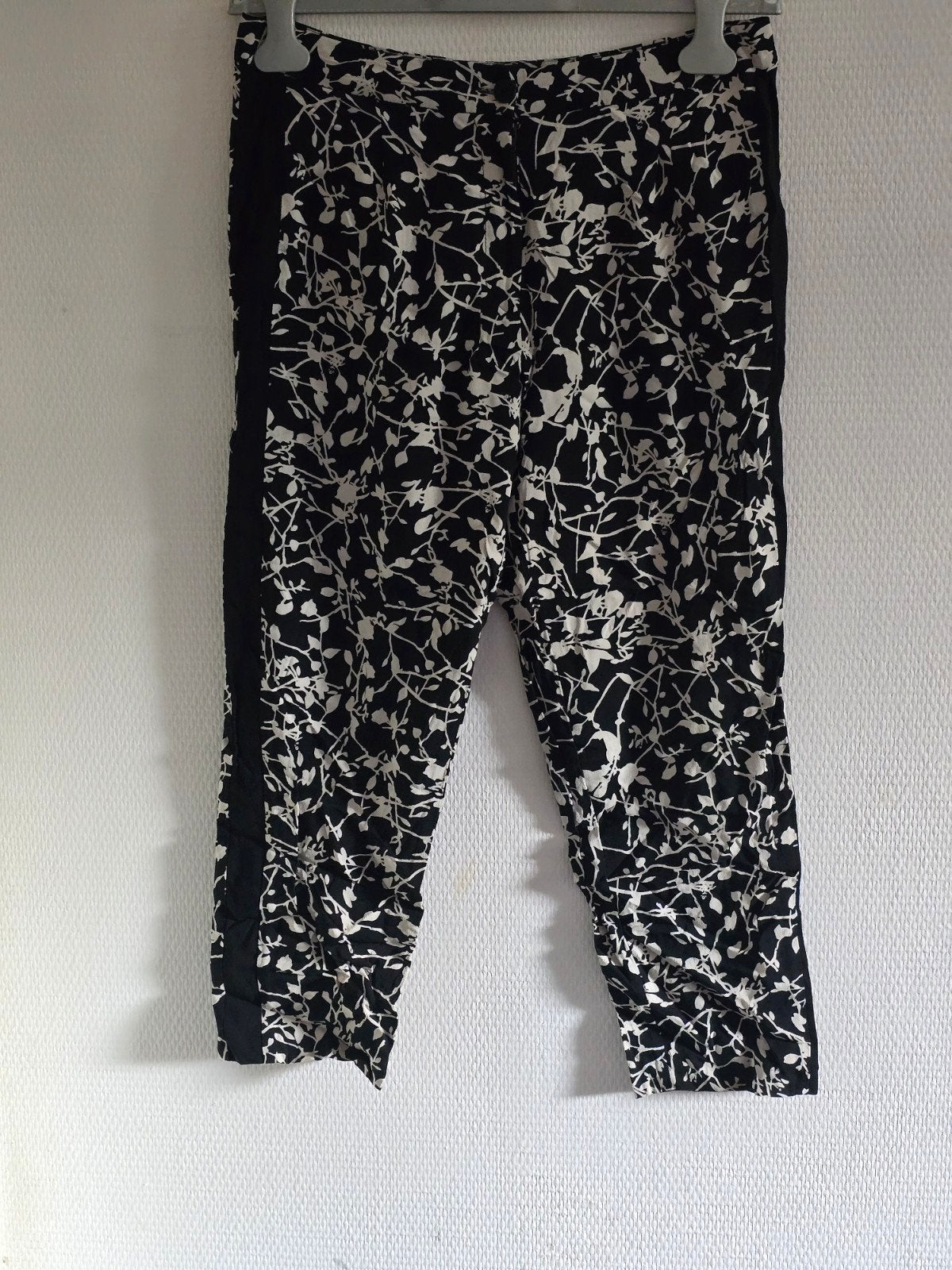 Isabel de Pedro driekwart broek met print maat 34, Zwart, Isabel de Pedro, Ophalen of Verzenden, Driekwart