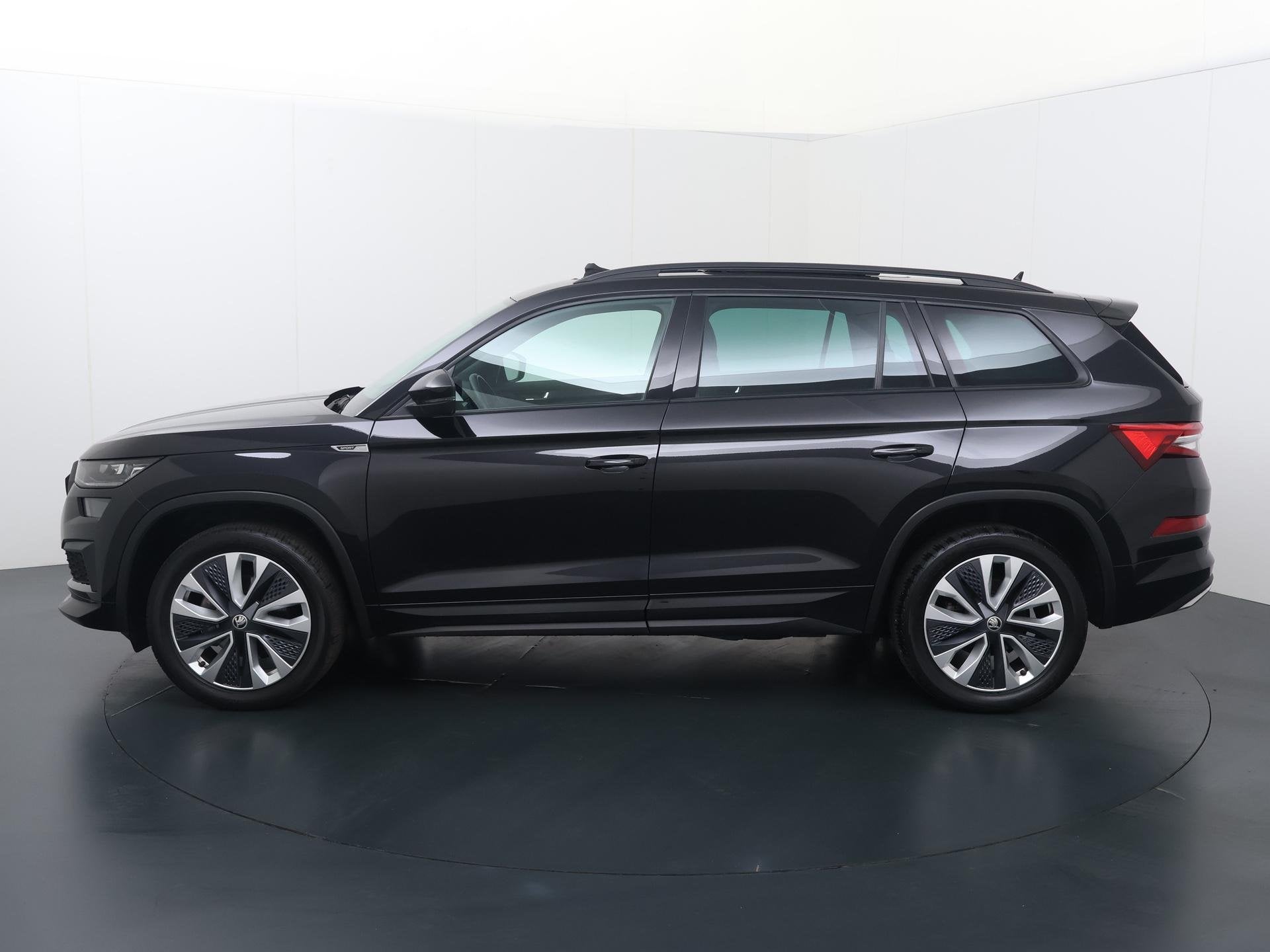 Skoda Kodiaq 1.5 TSI Sportline Business 7p. | 150 PK | Autom, 12 maanden, 4 cilinders, Zwart, 14 km/l