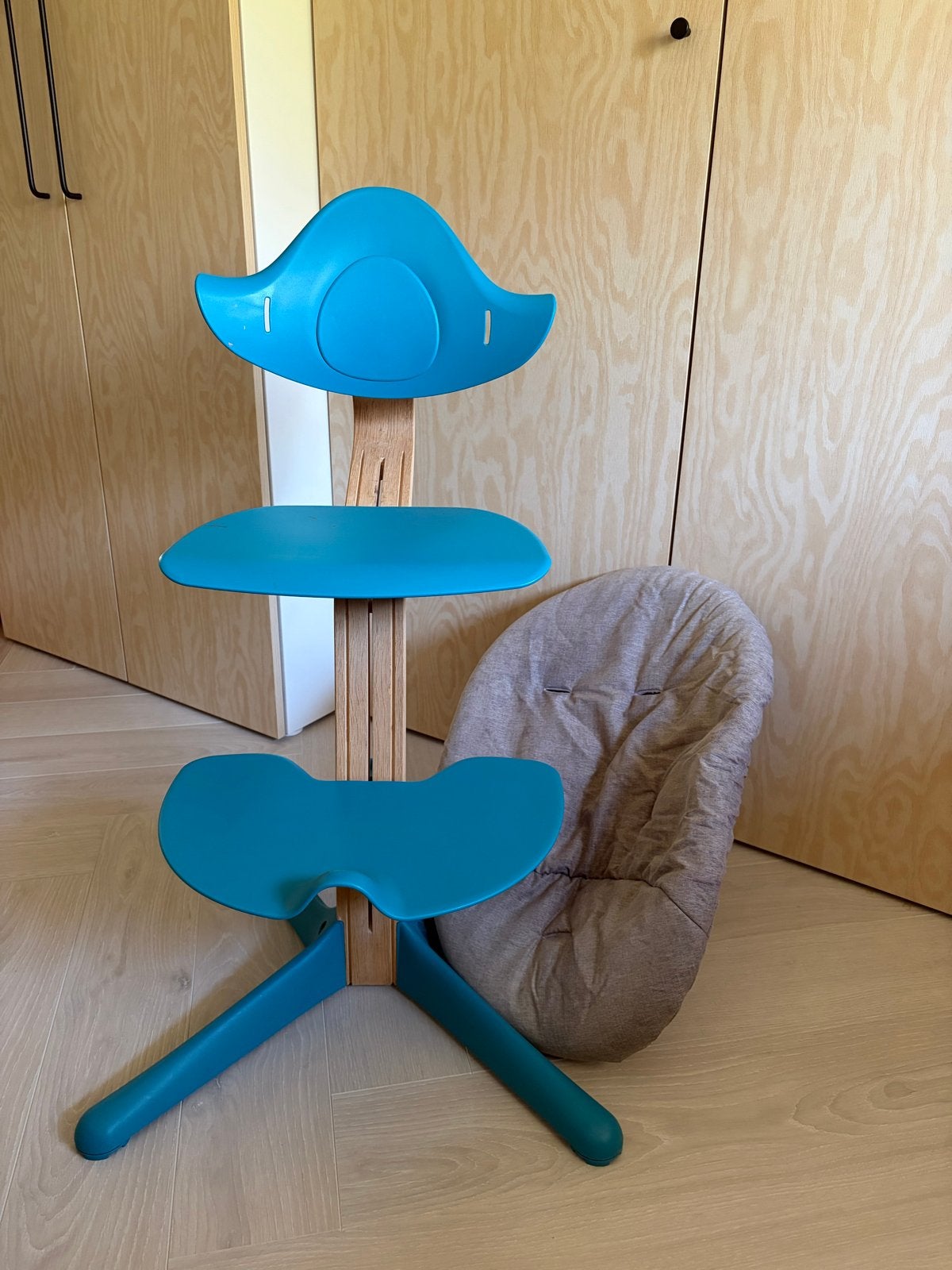Nomi kinderstoel complete set met baby zitje - Groeit mee!, Ophalen of Verzenden, Zo goed als nieuw, Meegroeistoel, Stoelverkleiner