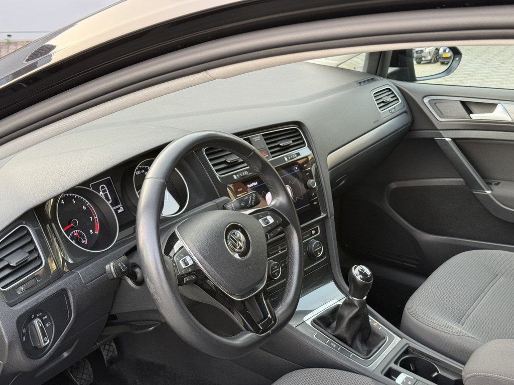 Volkswagen Golf 1.0 TSI Comfortline | Trekhaak | Camera, Stof, Gebruikt, Euro 6, Origineel Nederlands