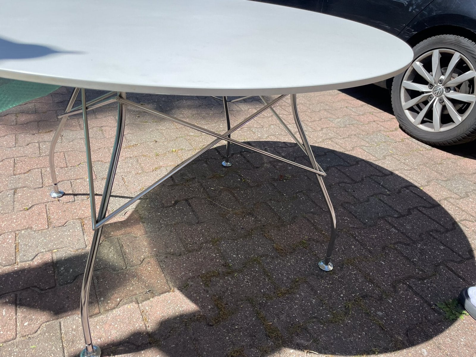 Kartell ronde eettafel, Huis en Inrichting, Ophalen, Zo goed als nieuw, Rond, 100 tot 150 cm