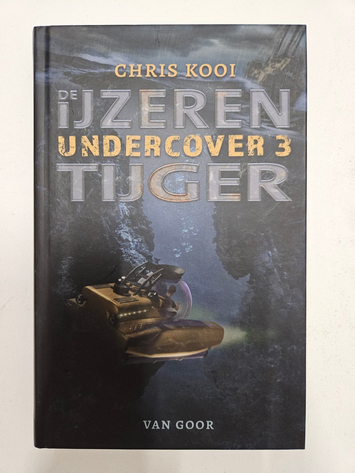 Chris Kooi - Undercover 3 – De ijzeren tijger, Ophalen of Verzenden, Zo goed als nieuw, Chris Kooi