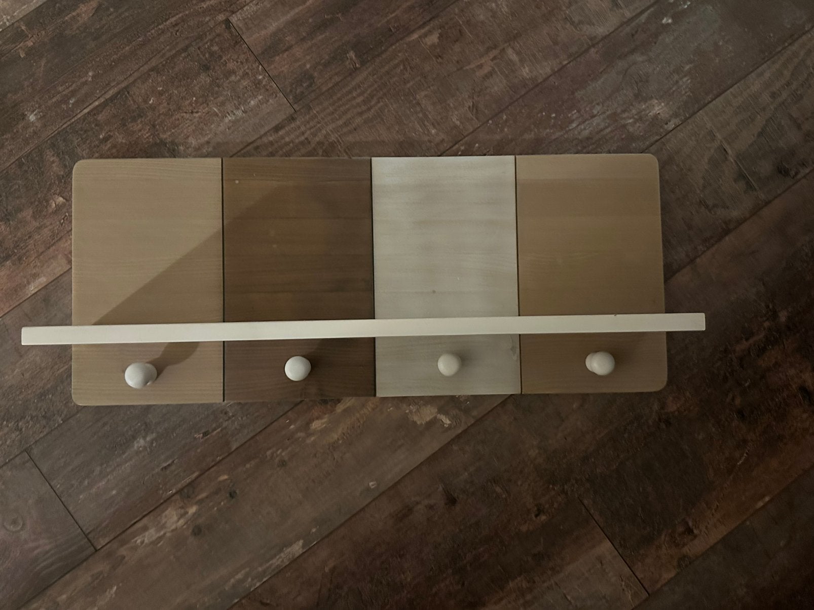 Als nieuw baby kamer kapstok wandplank, Zo goed als nieuw, Minder dan 100 cm, Hout, Ophalen