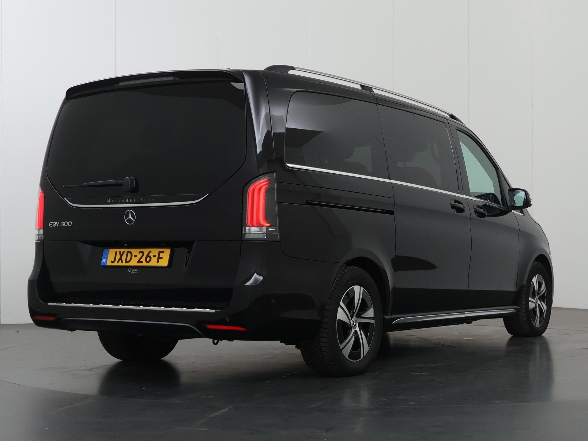 Mercedes-Benz EQV 300 | Lang L2 | Avantgarde | 90 kWh | 7 ZI, Auto's, Gebruikt, Zwart, 365 km, 7 stoelen