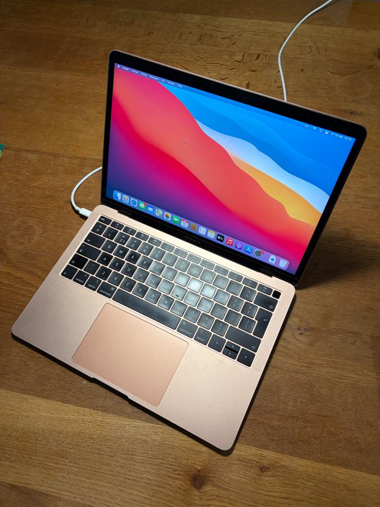 MacBook Air (13-inch, 2019) - Zo goed als nieuw, Computers en Software, Apple Macbooks, Ophalen, 256 GB, Qwerty, 8 GB