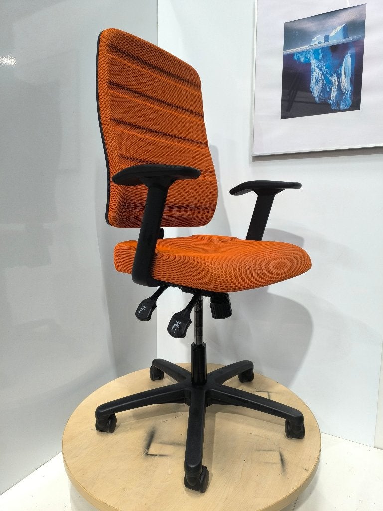 Foto 3 van 10x Oranje Ergonomische bureaustoel – modern design