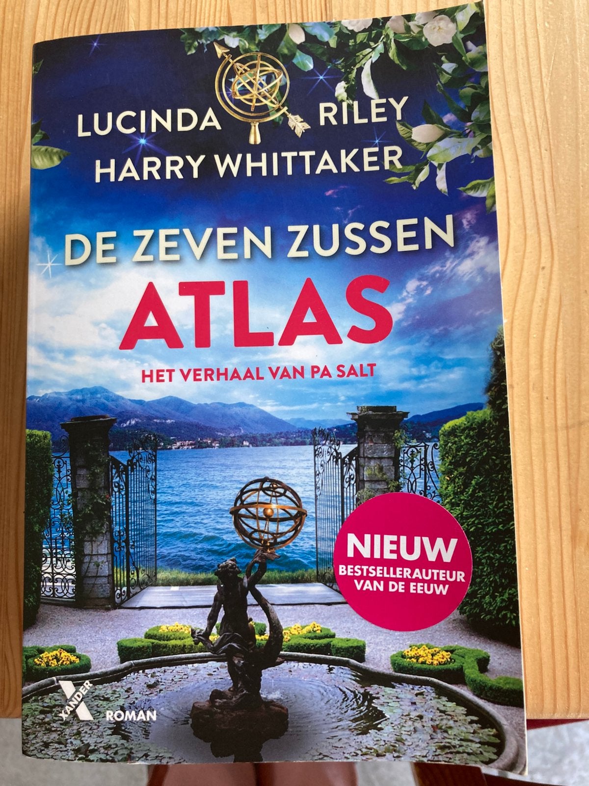 Lucinda Riley, Atlas de zeven zussen, Ophalen of Verzenden, Zo goed als nieuw
