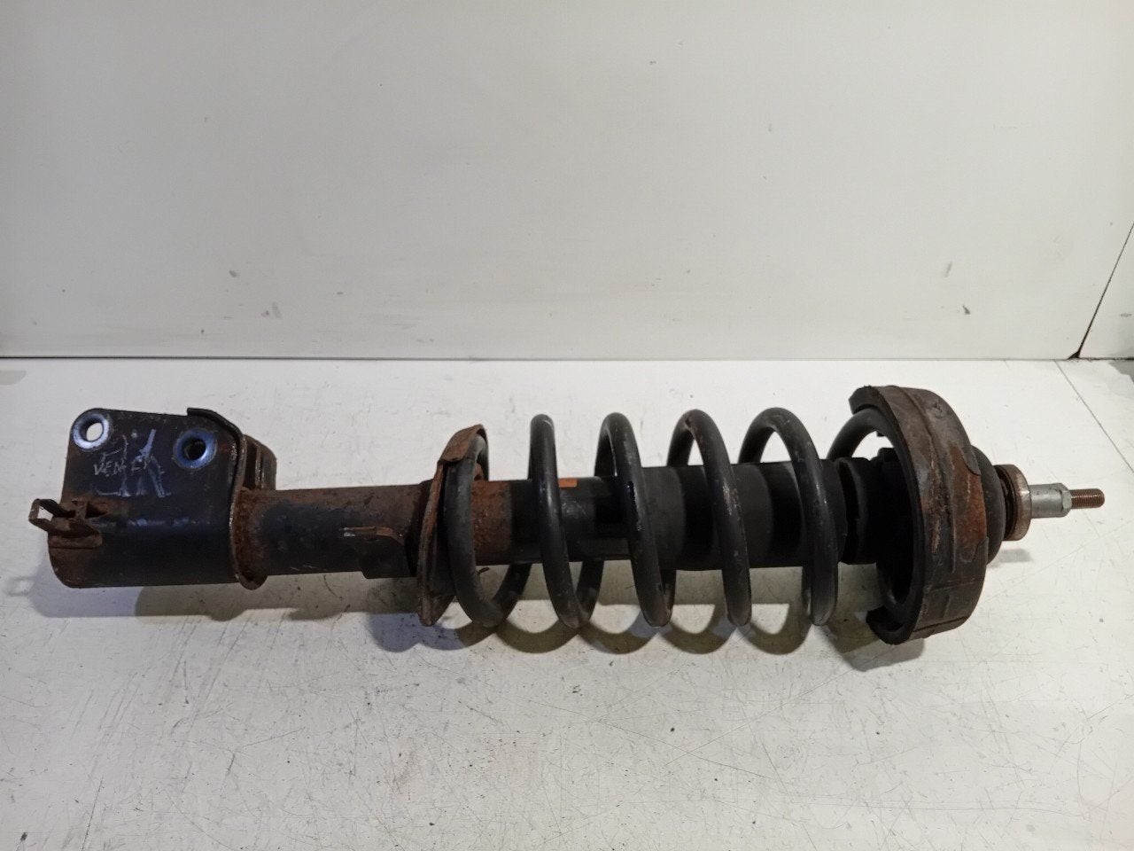 Veerpoot links voor Renault Trafic, Onderdelen@venauto.nl, Van der Ven Autorecycling B.V., Gebruikt, Ettenseweg 76, 4706 PB Roosendaal, The Netherlands