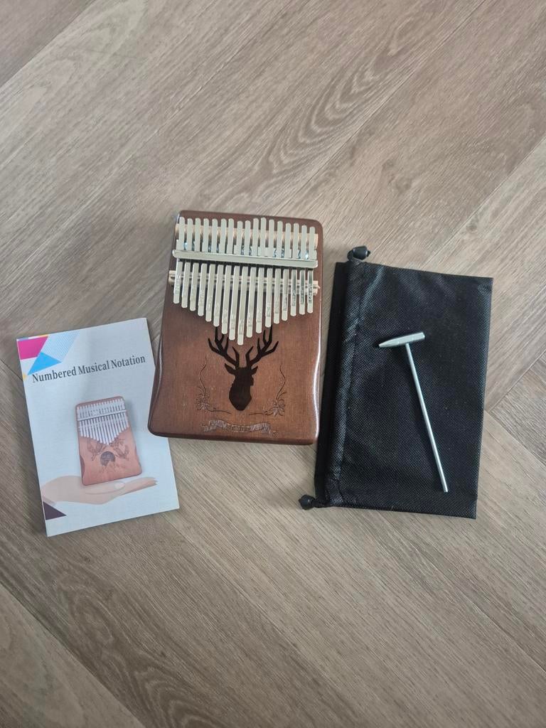 Leuke Kalimba met mooi geluid en accessoires, Ophalen of Verzenden, Zo goed als nieuw