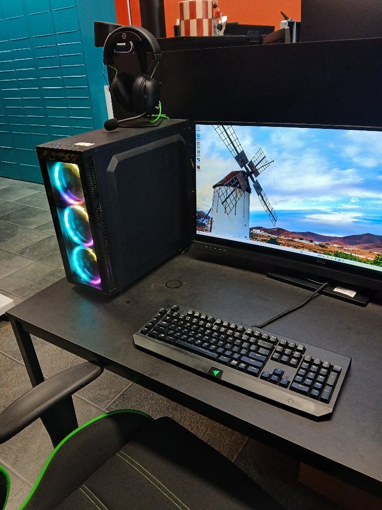 Gaming pc amd full setup rx9060xt, Computers en Software, Desktop Pc's, Zo goed als nieuw, 4 Ghz of meer, SSD, 32 GB, Met videokaart