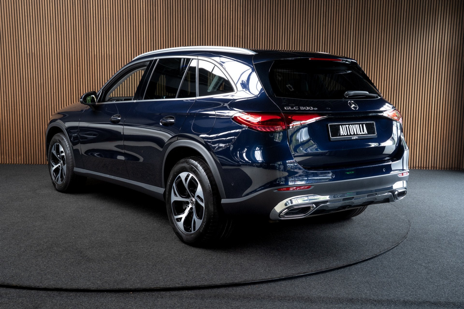Mercedes-Benz GLC 300e 4MATIC Luxury Line Panoramadak 360 ca, Automaat, Dealer onderhouden, Automatische klimaatregeling, Gebruikt